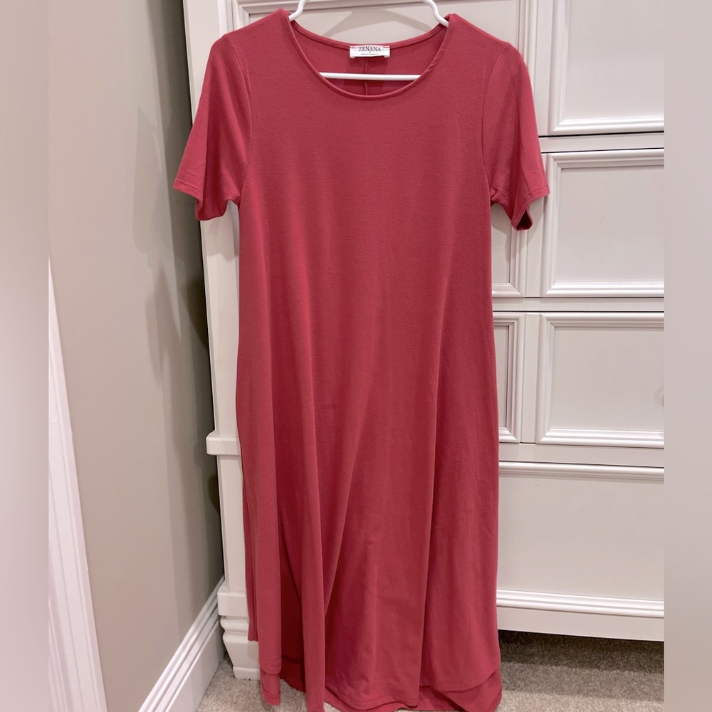 NWOT. ZENANA dress small with pockets simple